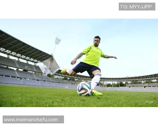 足球明星亲自送礼物的真实瞬间精彩回顾与感人故事分享 足球明星亲自送礼物的真实瞬间精彩回顾与感人故事分享