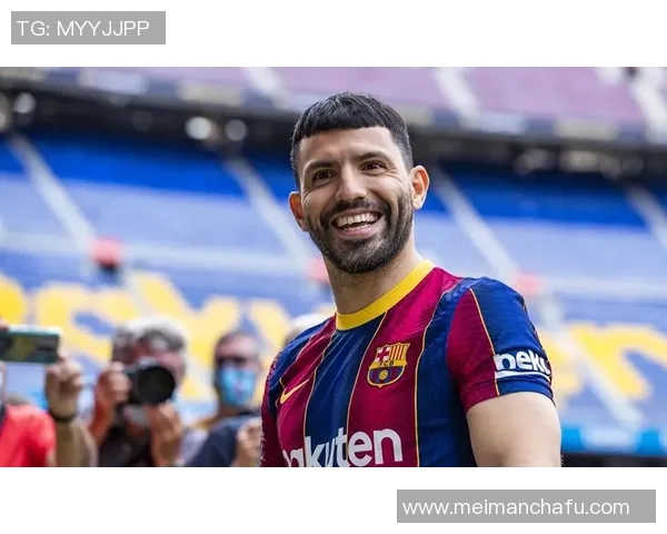 足球明星与模特的魅力对比展现运动与时尚的完美结合